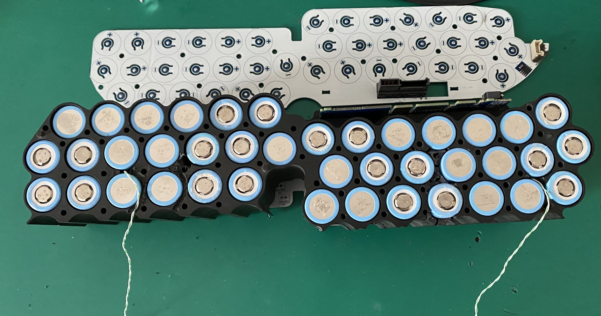 Picture of thermocouple’s postions according to the thermistance’s positions.