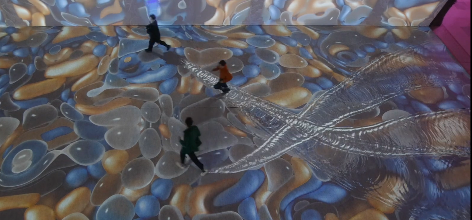 A few people : wide effect